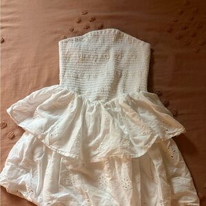 Elegant White Strapless Dress